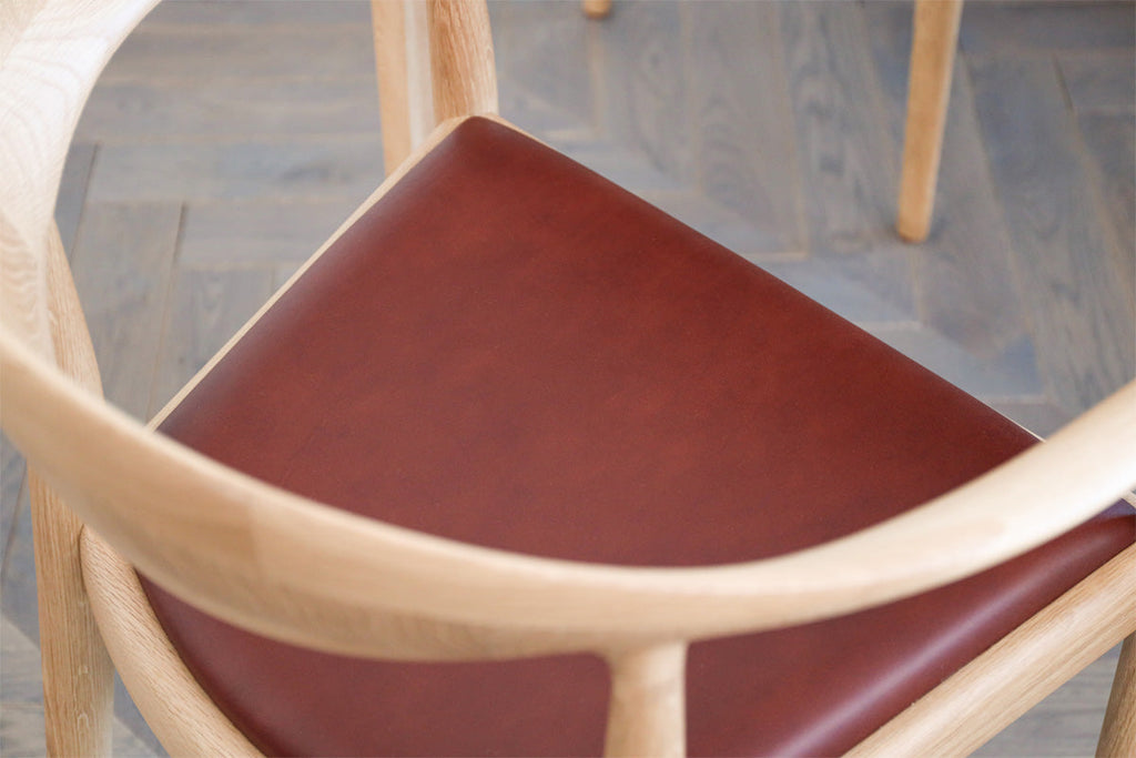 Chaise de salle à manger en chêne massif et noyer massif