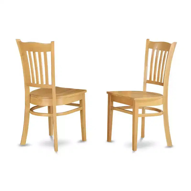 Table à manger HomeStock 3 pièces à plateau rond en bois massif au fini chêne naturel avec 2 chaises