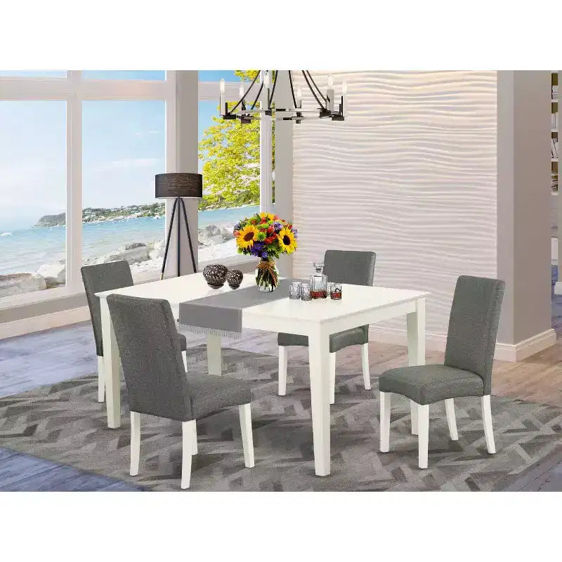 Ensemble de salle à manger HomeStock 5 pièces, table rectangulaire avec plateau en bois massif au fini blanc lin et 4 chaises style Parson