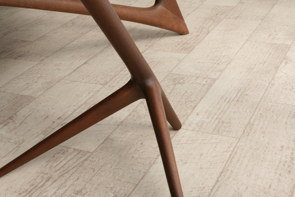 Table d'appoint en métal plaqué bois