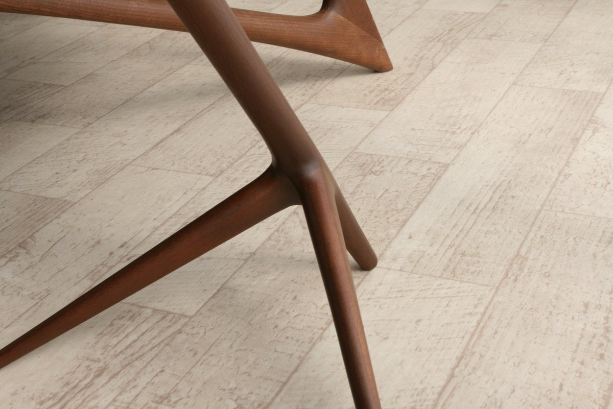 Table d'appoint en métal plaqué bois