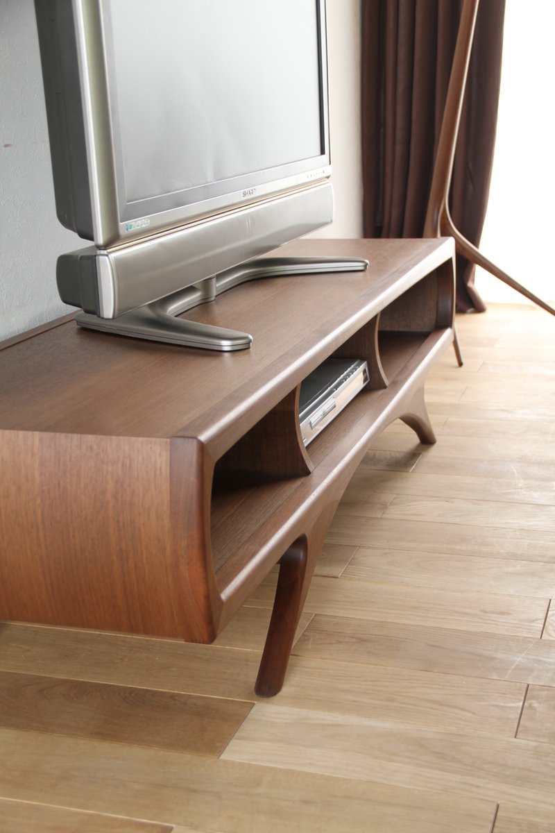 Meuble TV bas en métal plaqué bois