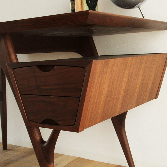 Bureau en bois massif plaqué bois
