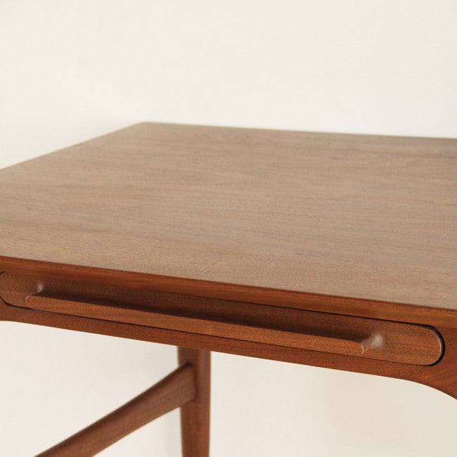 Bureau en bois massif plaqué bois