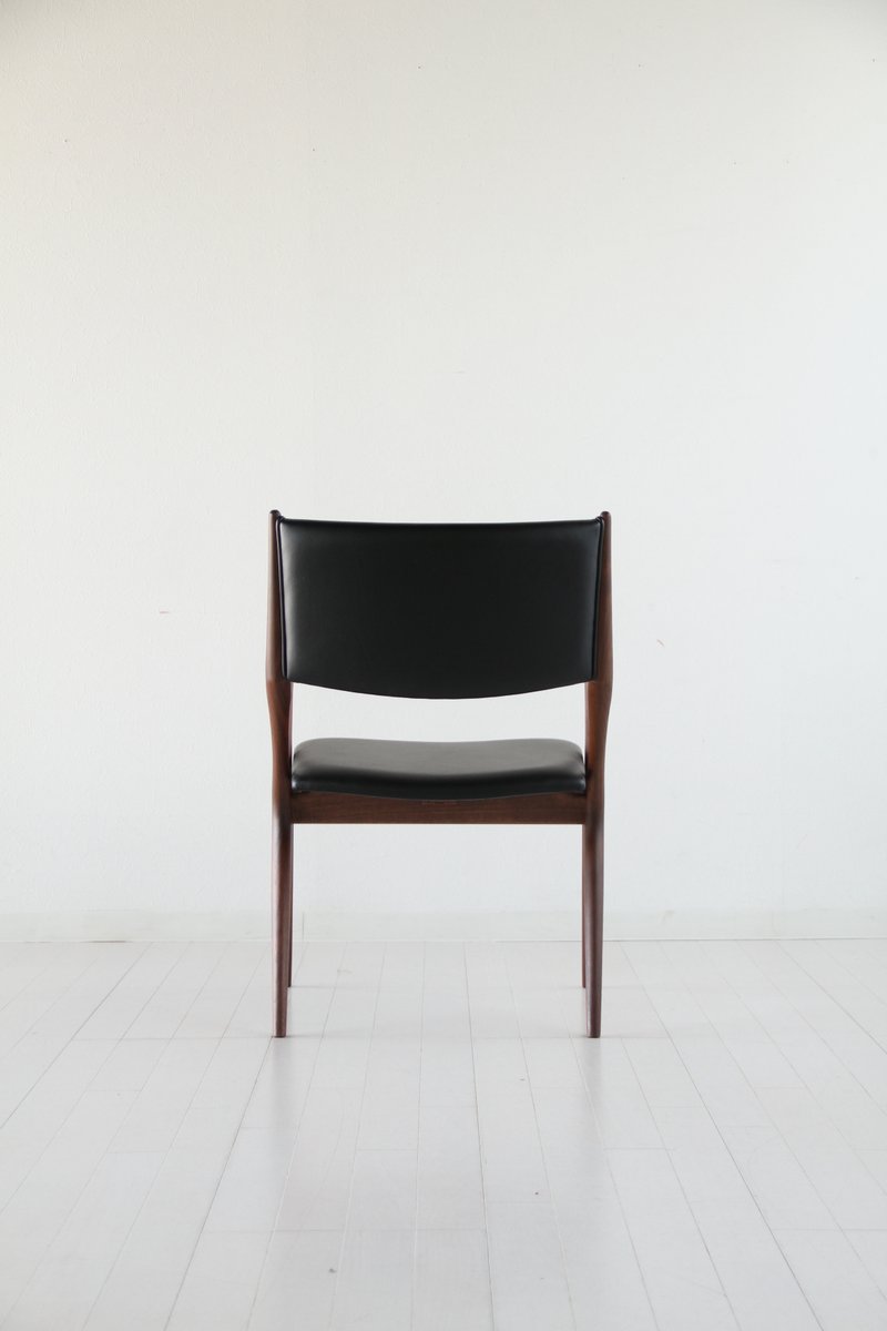 Chaise rembourrée en bois massif
