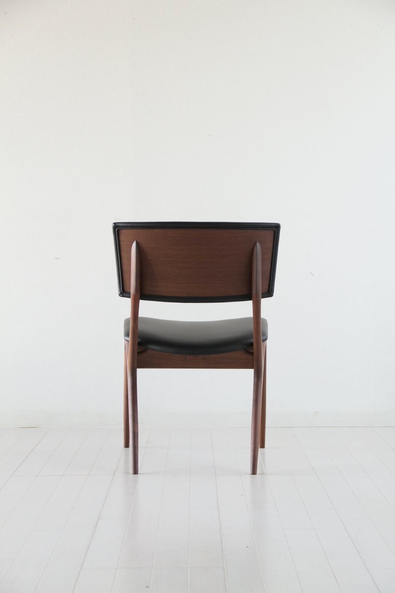 Chaise rembourrée en bois massif