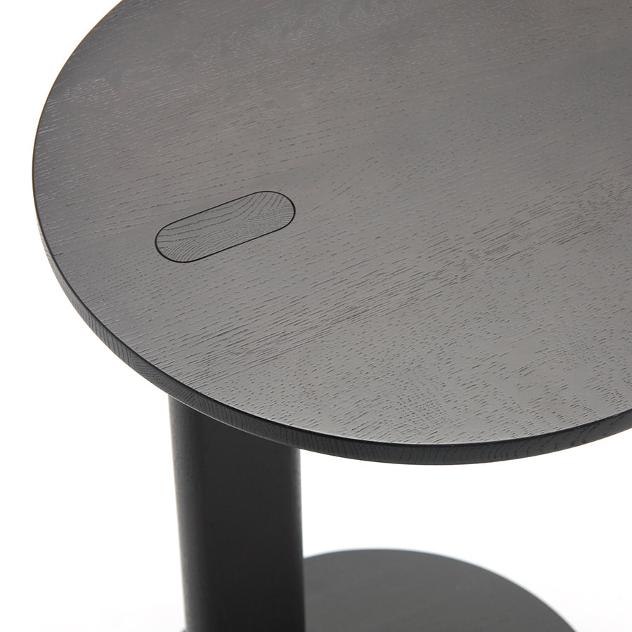Table basse compacte en bois massif