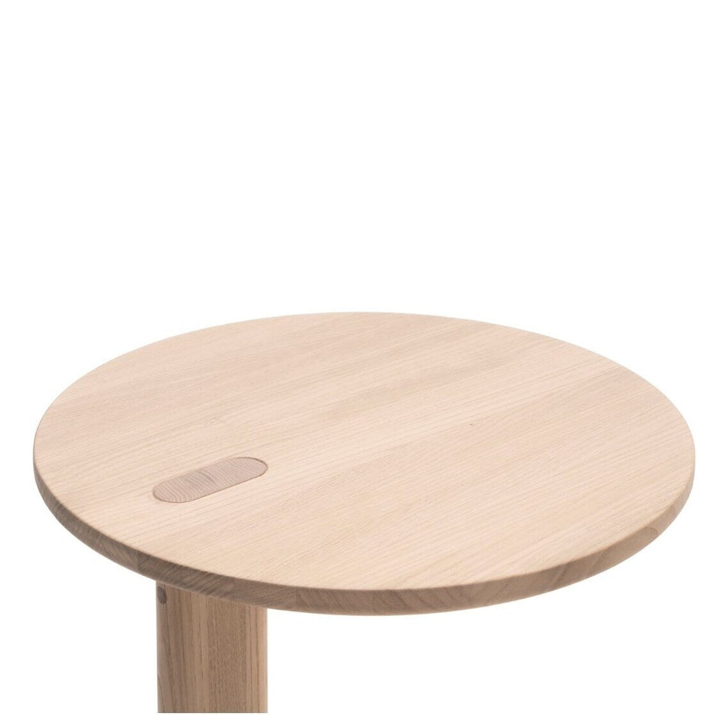 Table basse compacte en bois massif