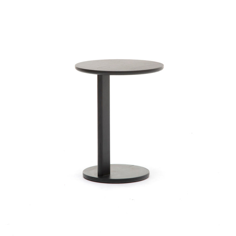 Table basse compacte en bois massif