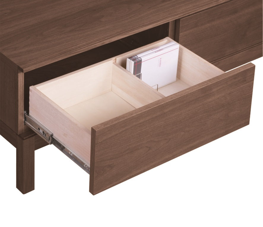 Meuble bas en bois massif
