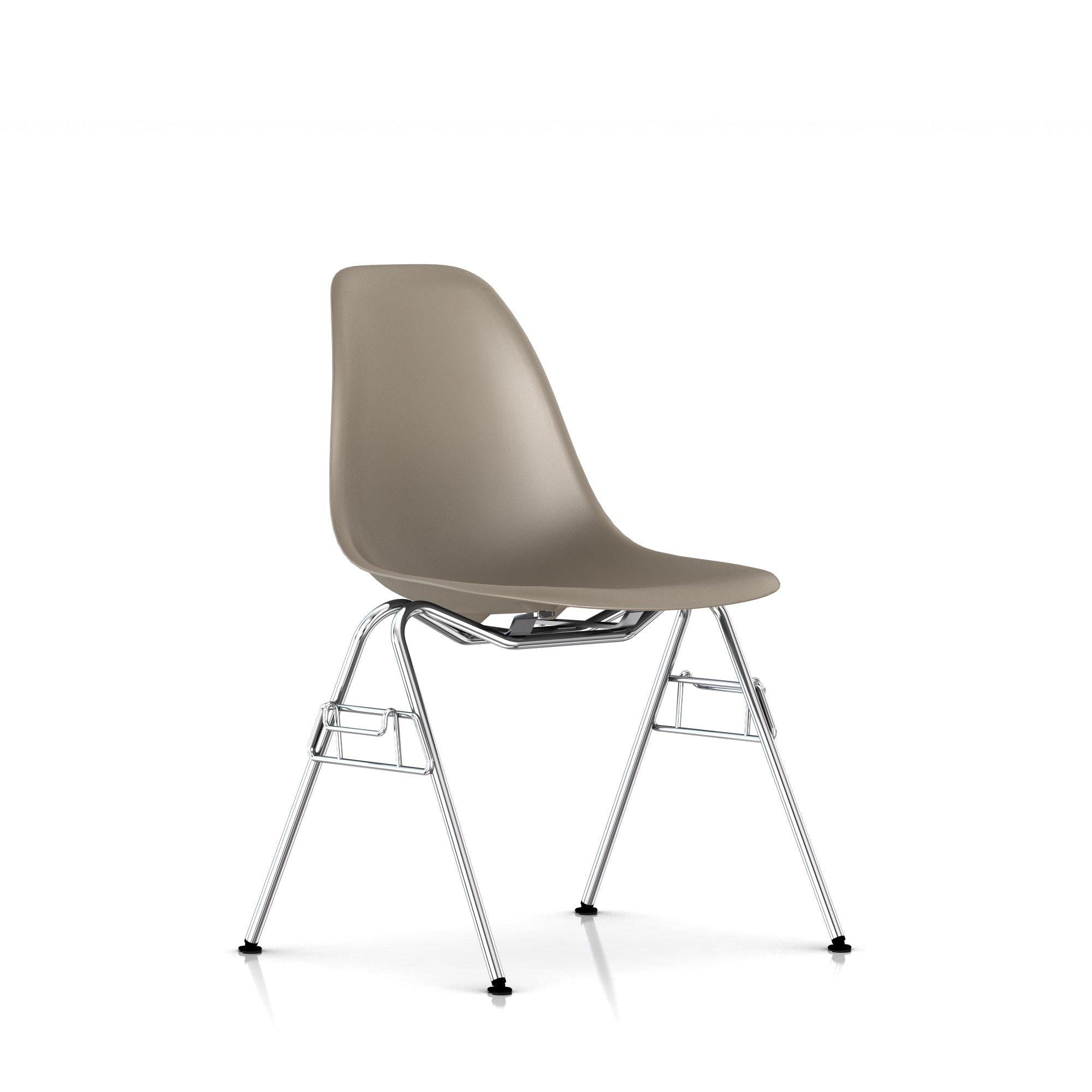 Chaise de salle à manger en métal et acier