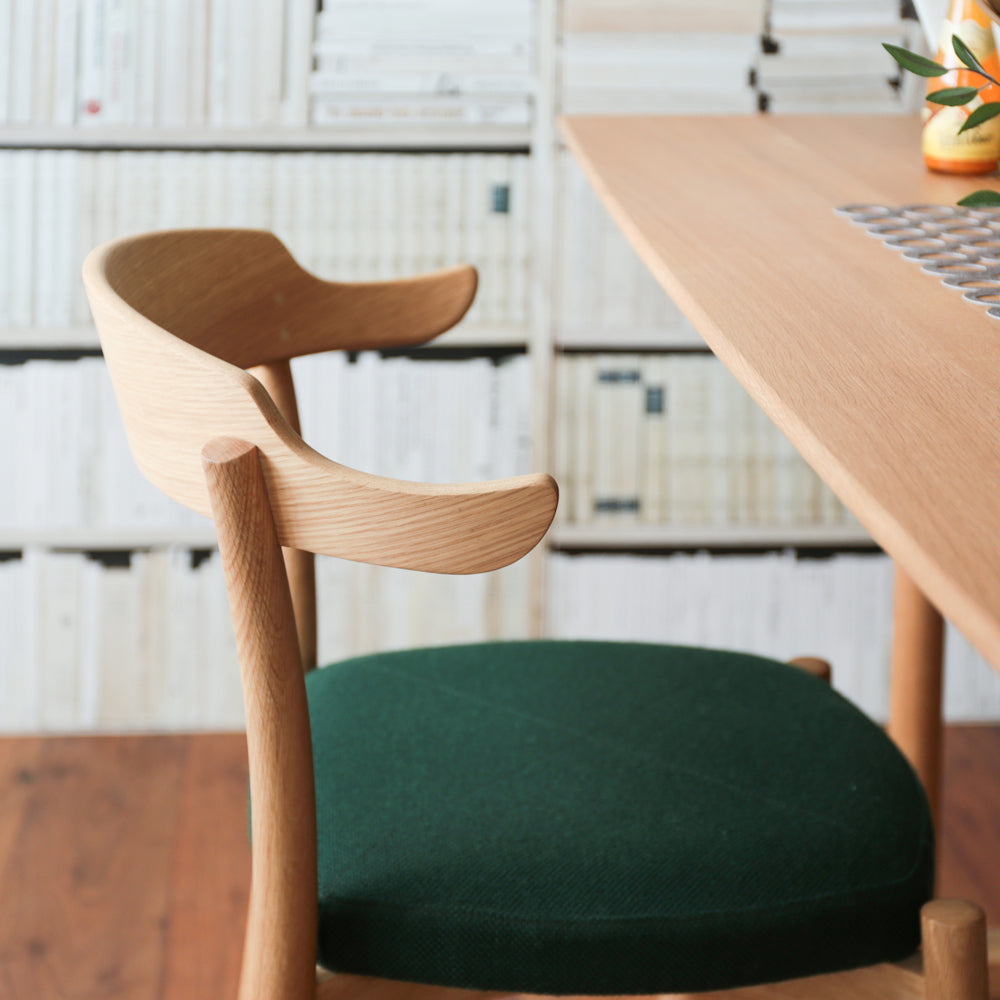Chaise de salle à manger tapissée en bois massif