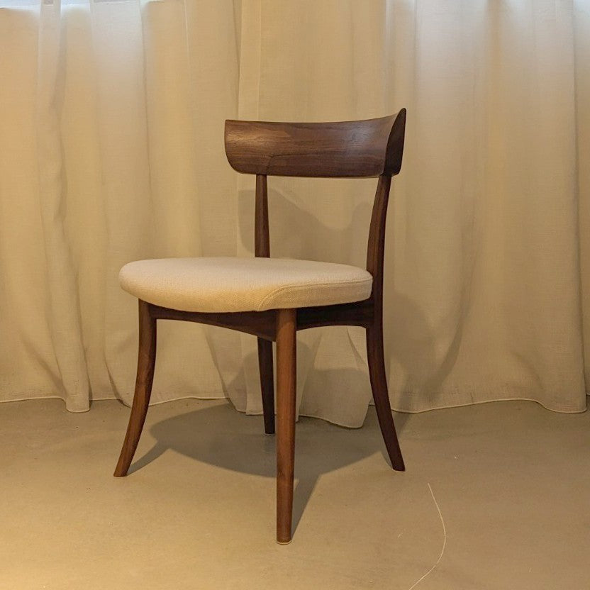 Tiroirs de chaise de salle à manger rembourrée en noyer massif