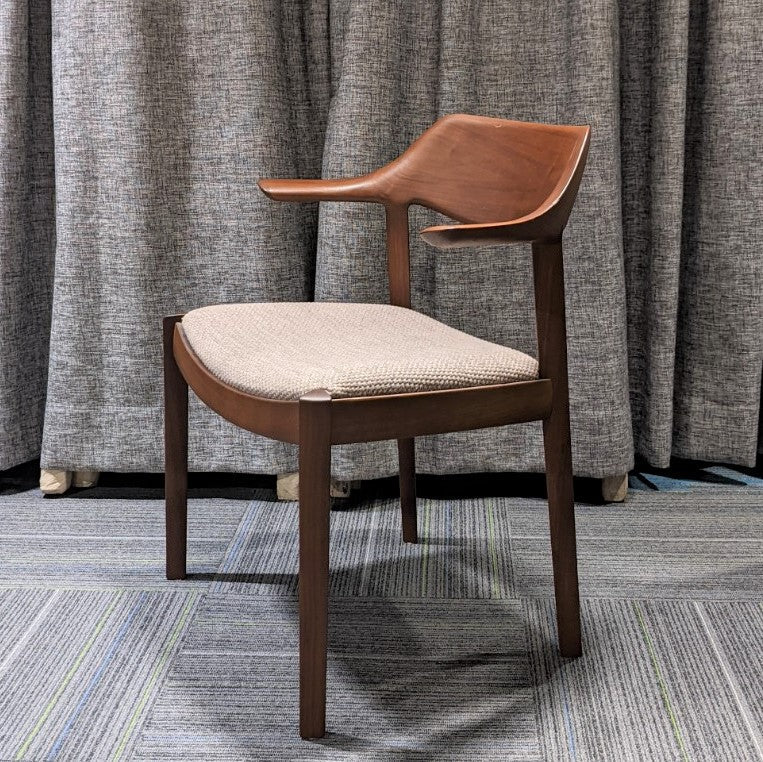 Chaise d'appoint rembourrée en bois massif