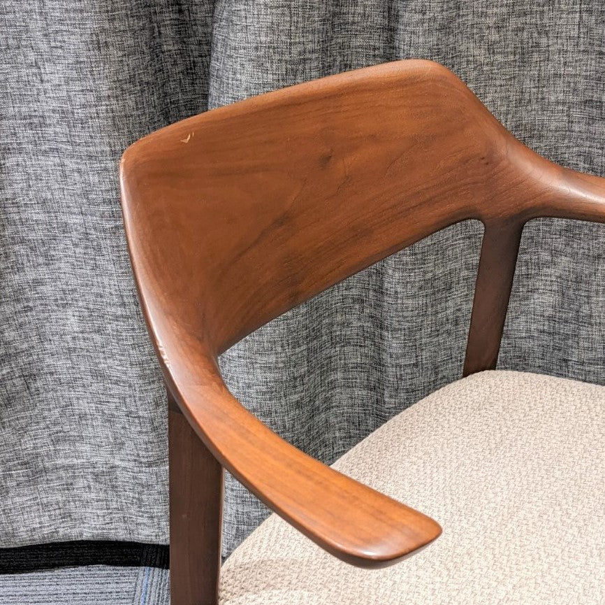 Chaise d'appoint rembourrée en bois massif