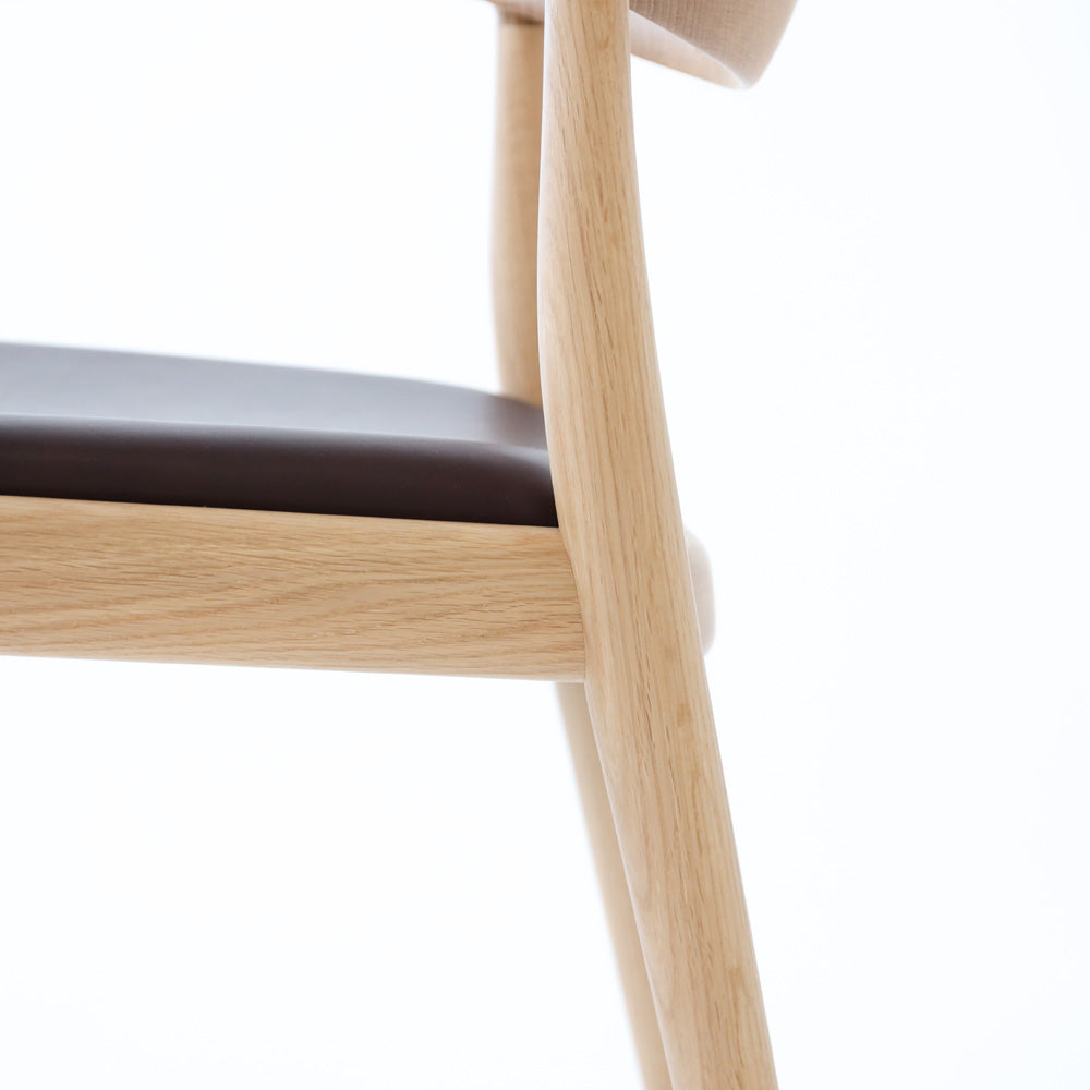 Chaise de salle à manger en chêne massif et noyer massif